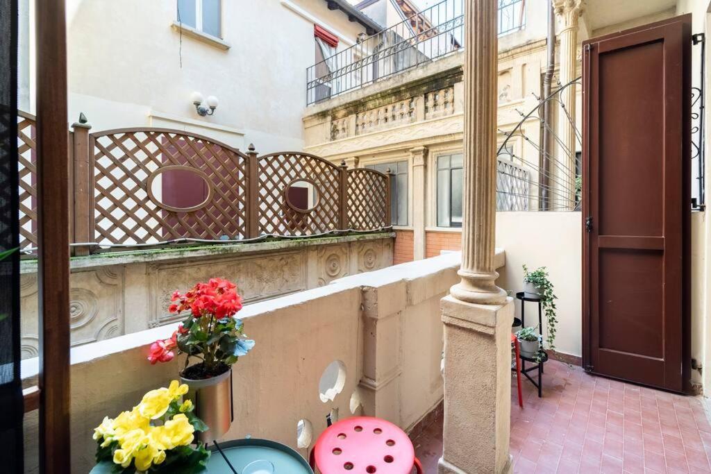 Appartamento Elegante E Centrale La Foglia D'Oro Болоня Екстериор снимка