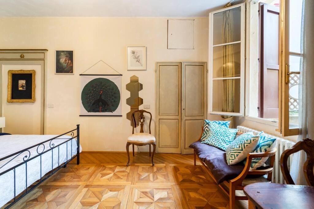Appartamento Elegante E Centrale La Foglia D'Oro Болоня Екстериор снимка